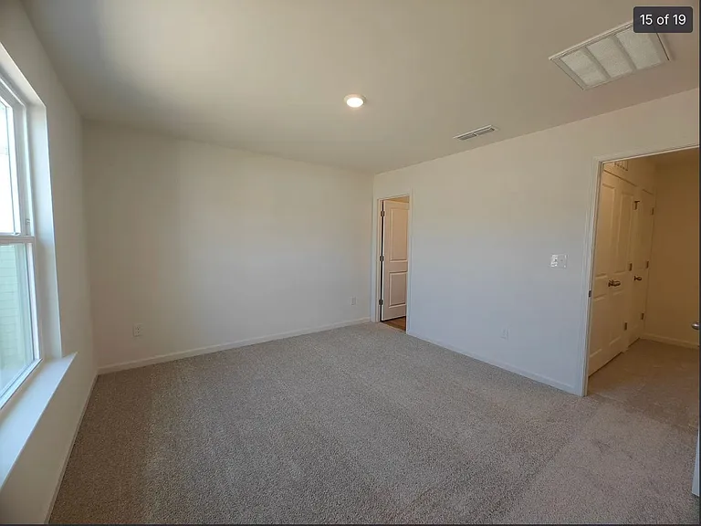 511 Eastwood Dr — Photo 15