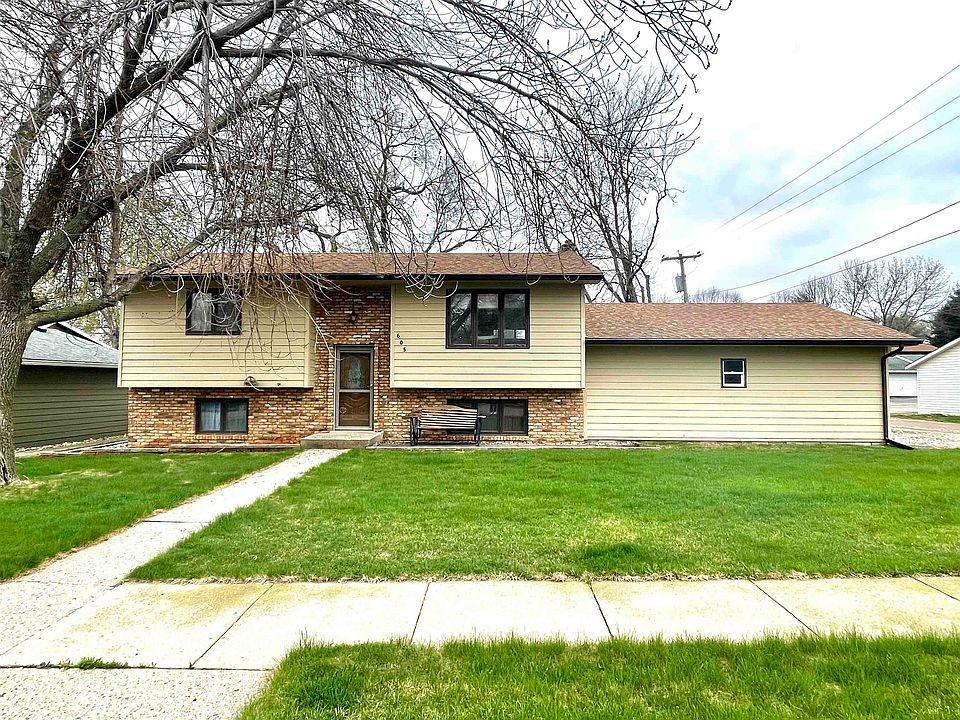 1st image of 605 E 11th St