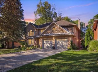 152 Seymour Dr, Hamilton, ON L9G 4N6