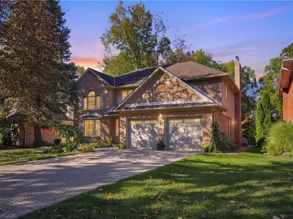 152 Seymour Dr, Hamilton, ON L9G 4N6