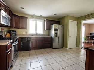 1562 Sumner Ave, Springfield, MA 01118