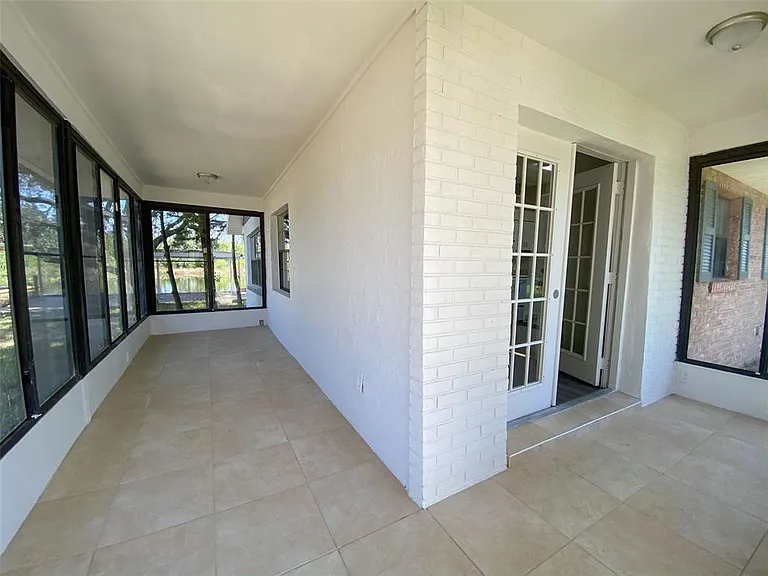 28046 Lois Dr — Photo 11