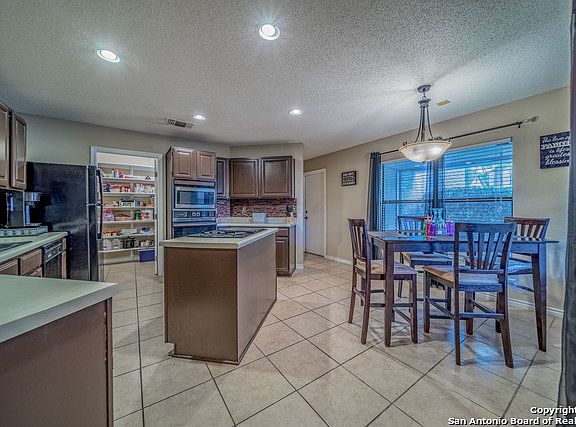 2nd image of 8303 Beauty Oaks
