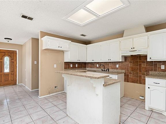 5th image of 2509 Heather Ave