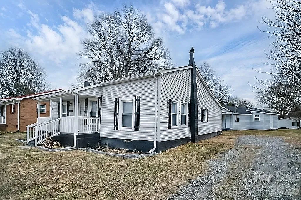 3 bed, 1134 sqft, $1,600 — Photo 2