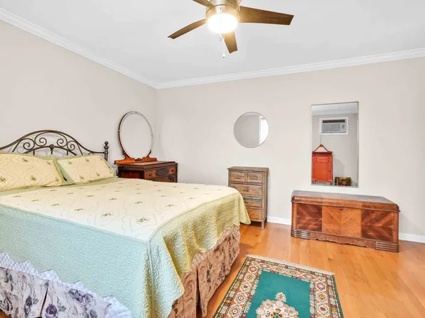 70-47 Park Drive East image 19 of 20