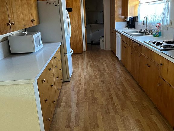 4th image of 1141 Glen Holly Way