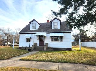 218 W 6th St, Miller, SD 57362