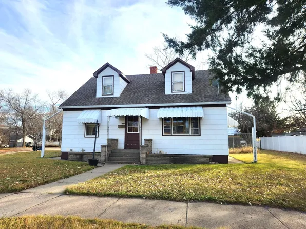218 W 6th St, Miller, SD 57362