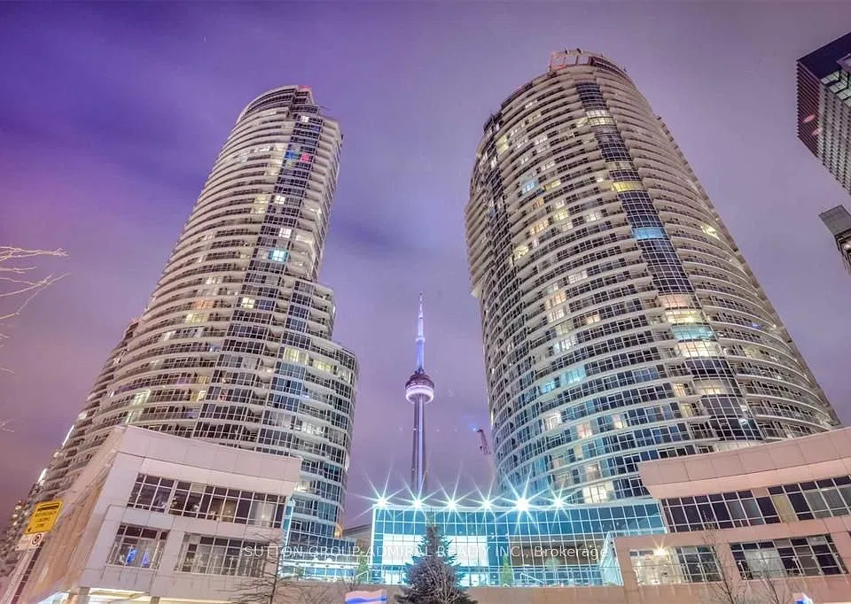 208 Queens Quay W #1207