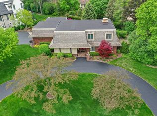9 Hampton Dr, Oak Brook, IL