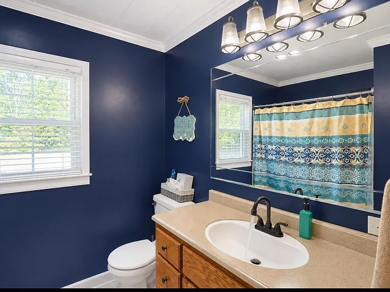 Large single bathroom with tub/shower combo~ This is the only bathroom.