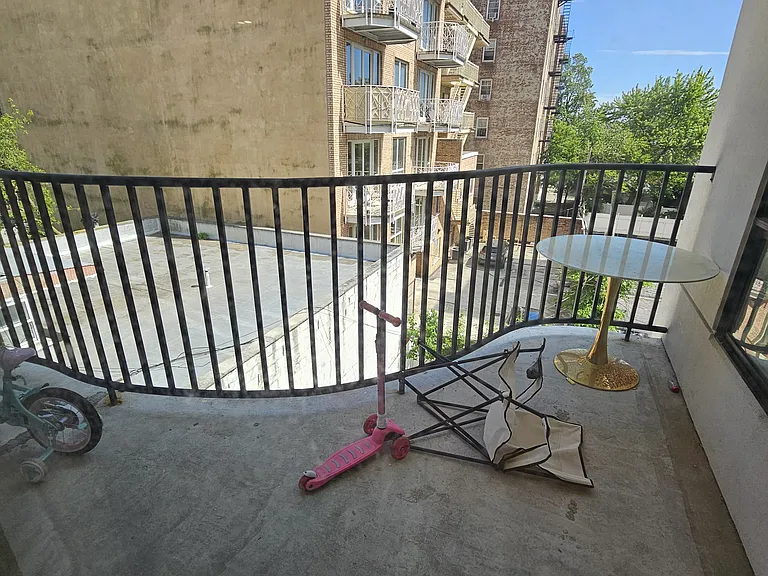 2108 Avenue P #201 — Photo 12
