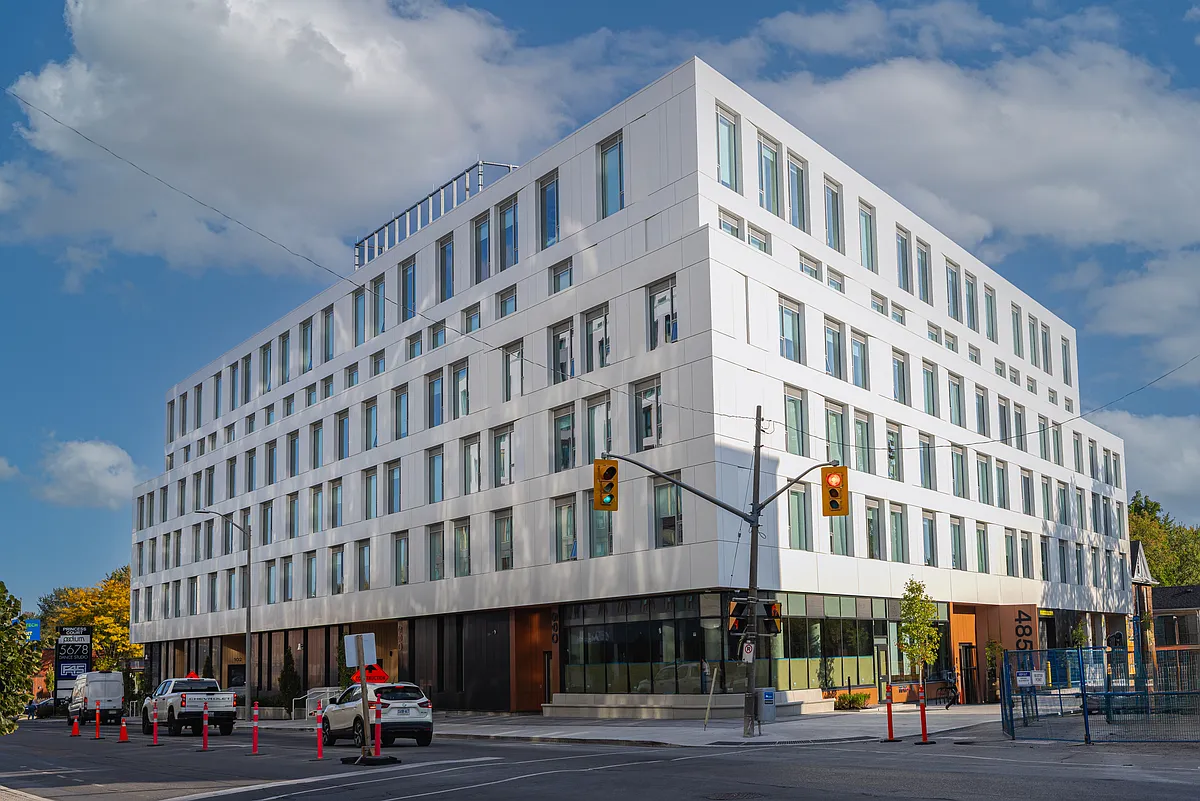 Building Photo - 485 Albert St