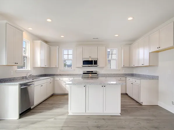 1335 Deercreek Dr, Manning, SC 29102