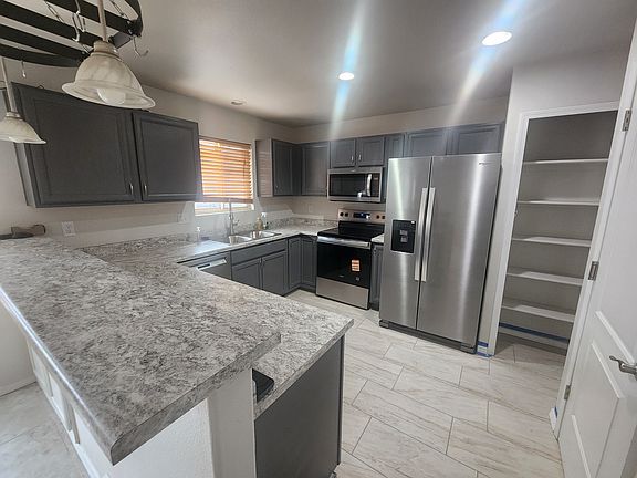 Kitchen, new appliances!
