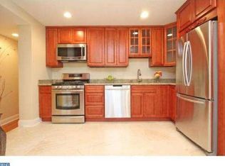 504 Larkspur St, Philadelphia, PA 19116