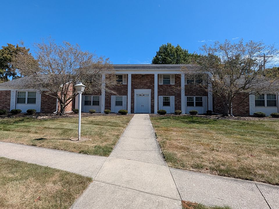 Exterior of 910 Kaler Ave, Apt D is throught the middle entrance