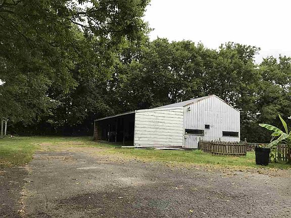 2nd image of 1706 Ky Highway 185