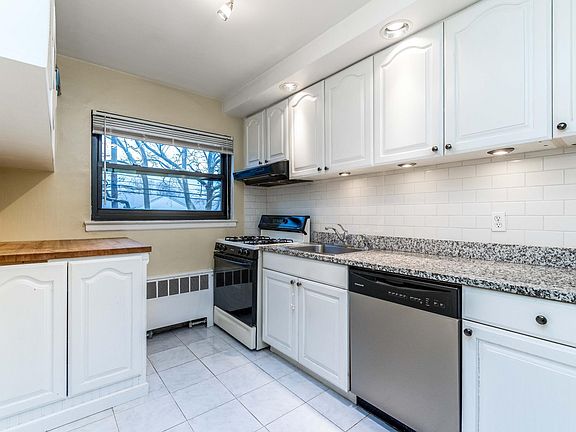 4th image of 21808 73rd Ave #2