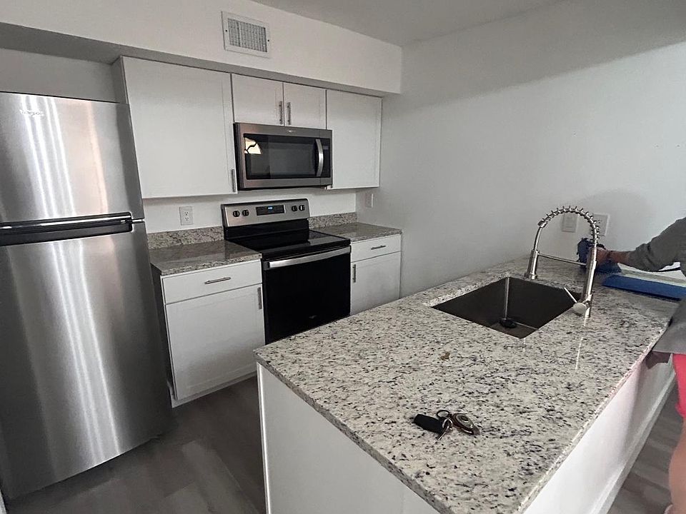 1st image of 8560 NE Pineverde Lane