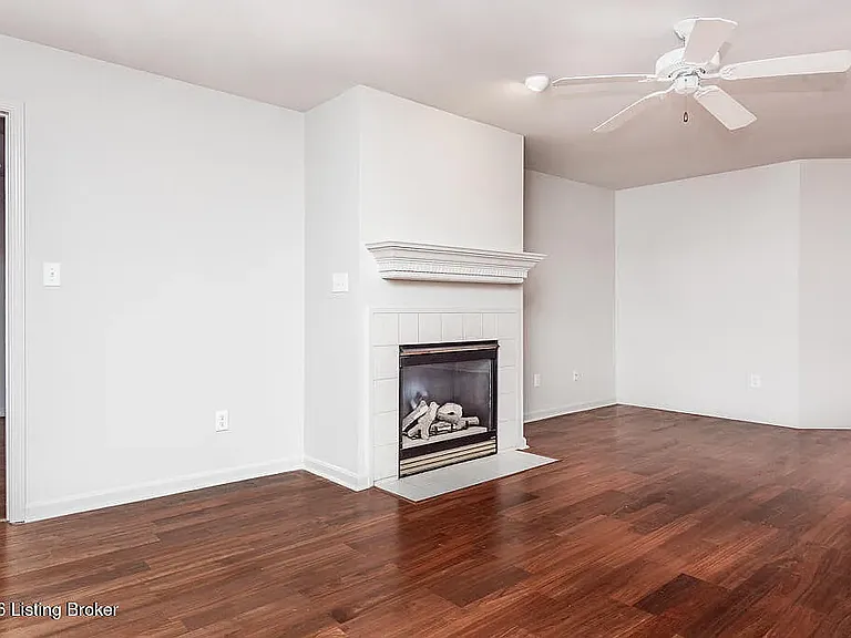 1107 Belmont Park Way — Photo 8
