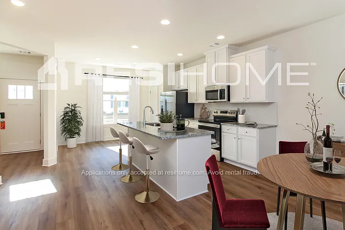 3 bed, 2.5 bath, 1685 sqft, $1,925 — Photo 4