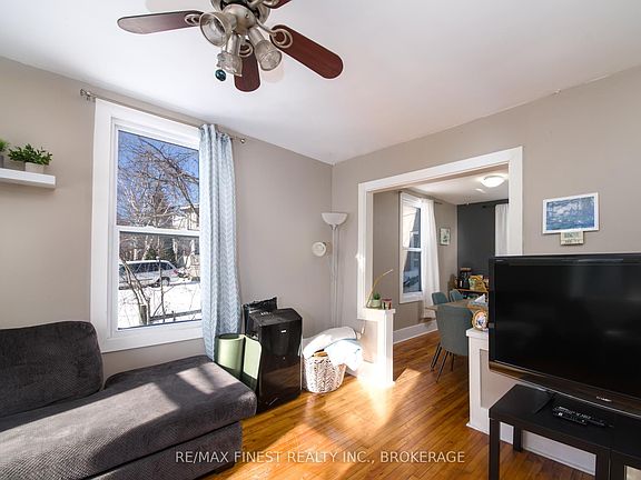 4th image of 43 Durham St
