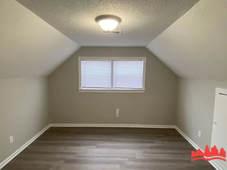 1703 Scottwood St — Photo 9
