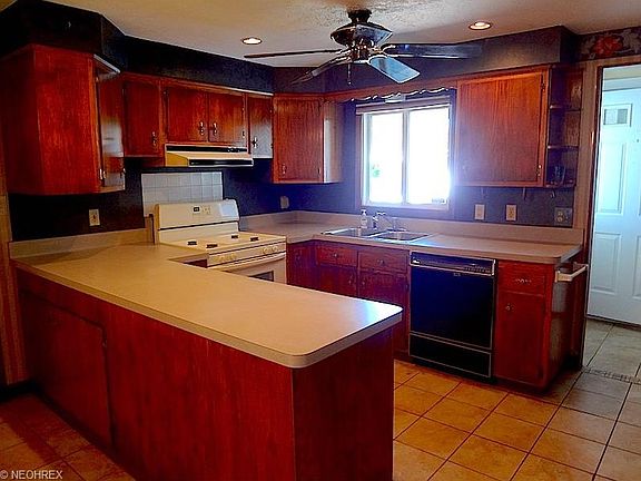 2nd image of 9175 N Plaza Dr