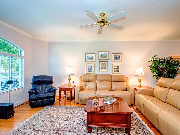 3rd image of 6239 Vista Verde Dr W