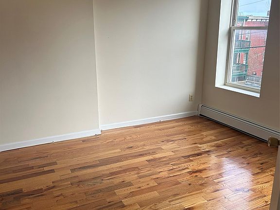 3rd image of 57 S Lander St Floor 2