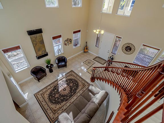 4th image of 18207 Harlequin Ct