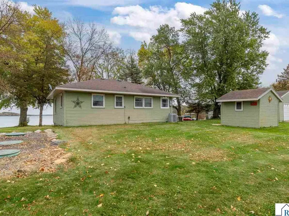 49261 Sportsmans Ln, Waterville, MN 56096
