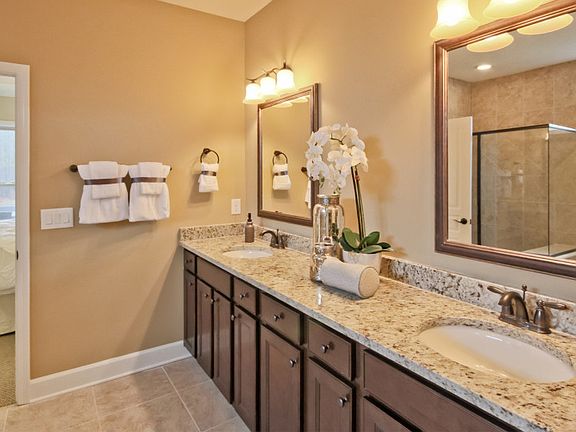 Moorpark Owner s Bathroom