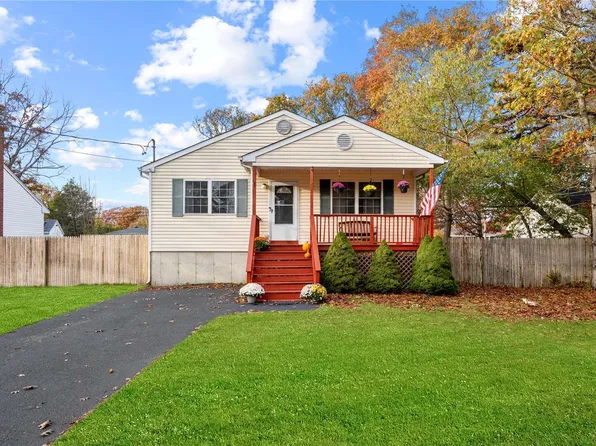 45 Palmetto Drive, Shirley, NY 11967