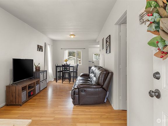 3rd image of 303 N Market Street
