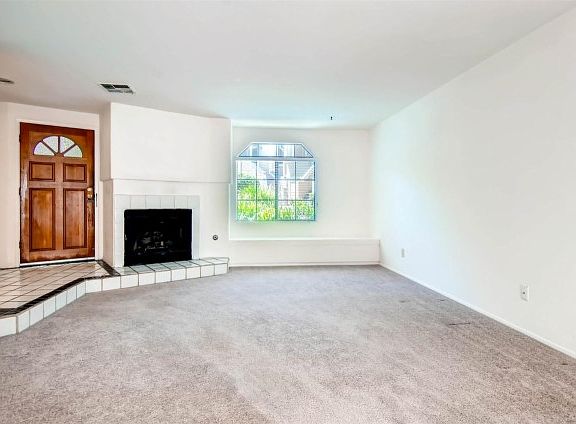 4th image of 9250 Towne Centre Dr Unit 10