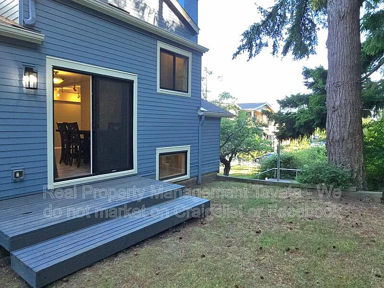 816 20th St #100 — Photo 26