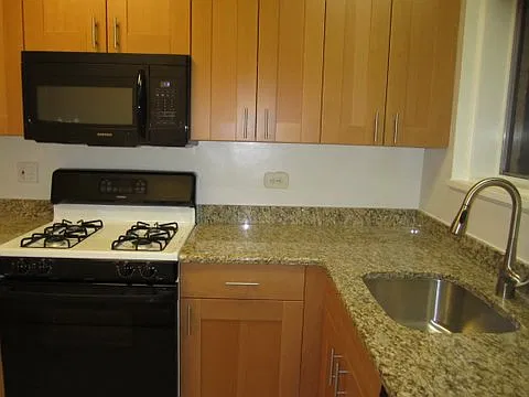 1 bed, 782 sqft, $1,700 — Photo 2