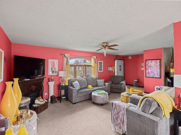 4th image of 4487 Hale Dr