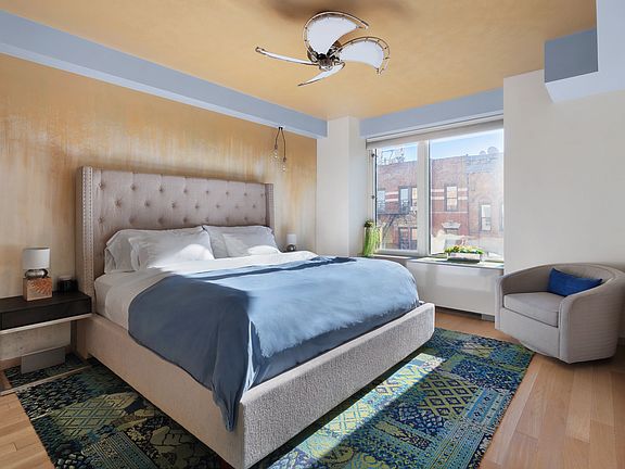 5th image of 311 E 11th St APT 6C