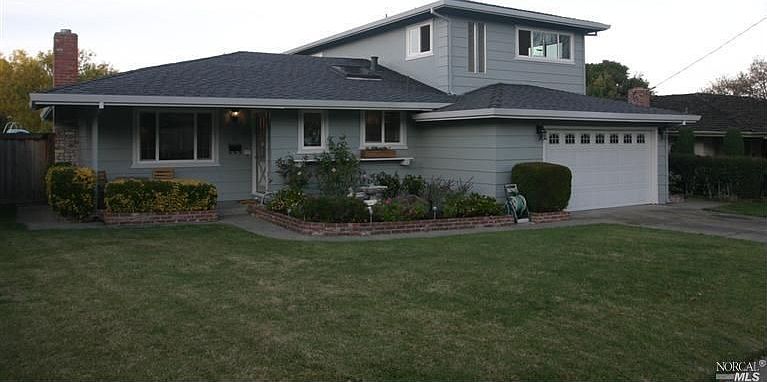 1st image of 30 Hillswood Dr