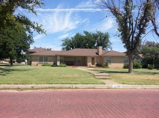 1310 W 7th St, Plainview, TX 79072