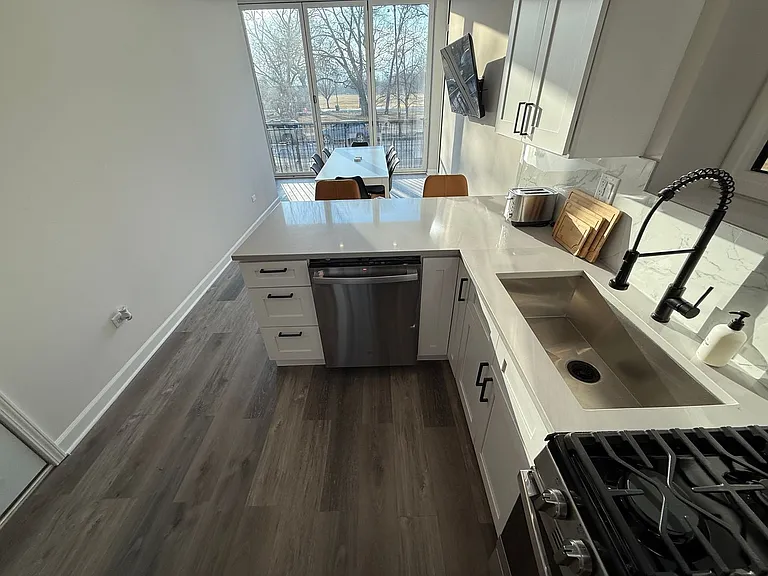 1635 S California Ave — Photo 36
