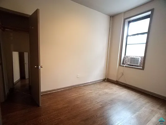 Rented by EXR | media 28