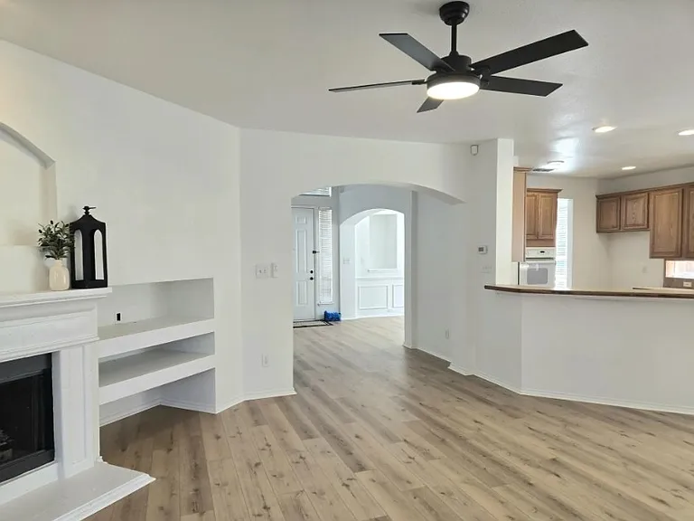 2040 Londonderry Dr — Photo 15