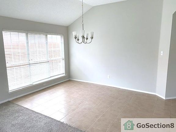 3rd image of 2603 Crosscreek Ln