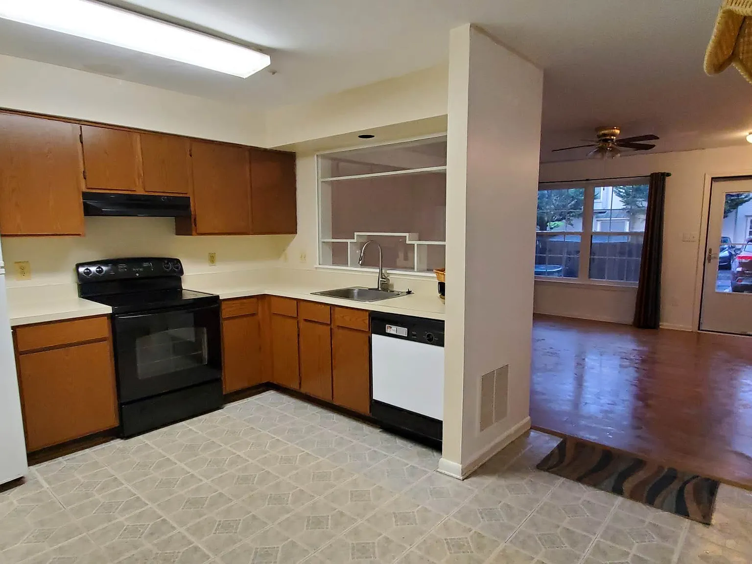 1 bed, 500 sqft, $1,300 — Photo 4