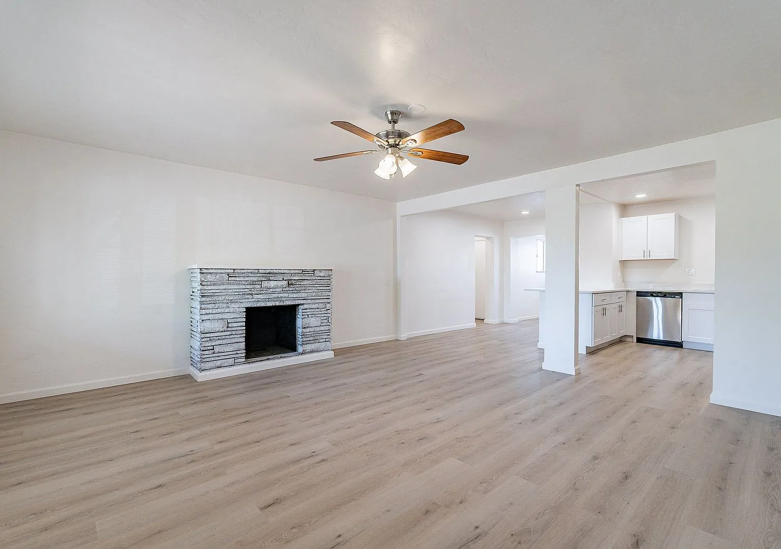 315 & 317 E. Lester St. — Photo 2